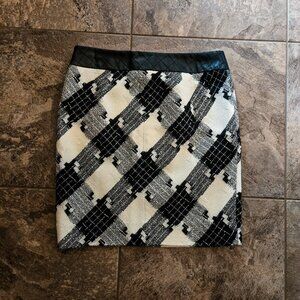 White House | Black Market Pencil Skirt